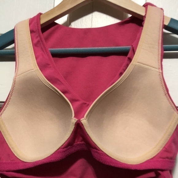 Athleta Empire V-Neck Tank Top With Self Bra Style 736639 Size 34B - Picture 4 of 4